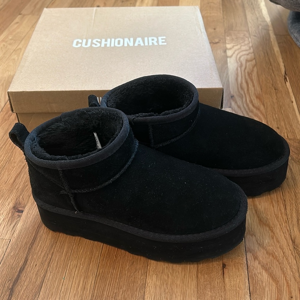 Cushionaire mini boots size 6